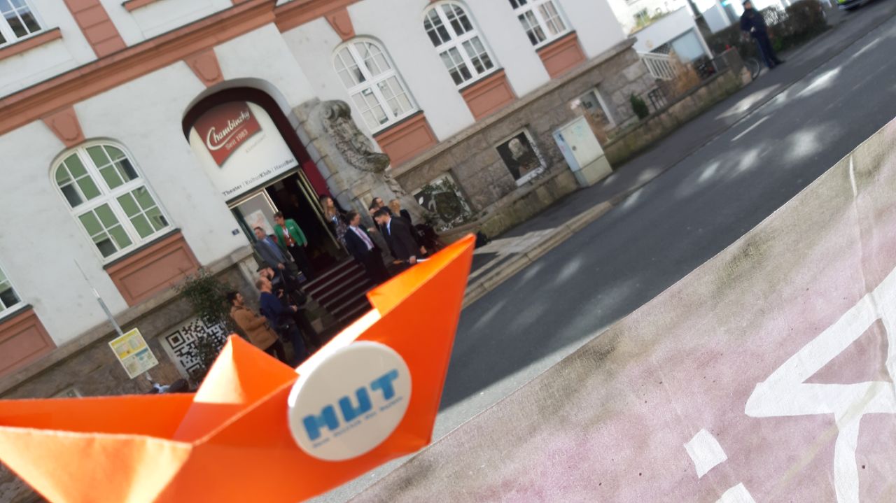 Markus Söder trifft auf die Seebrücke Würzburg
